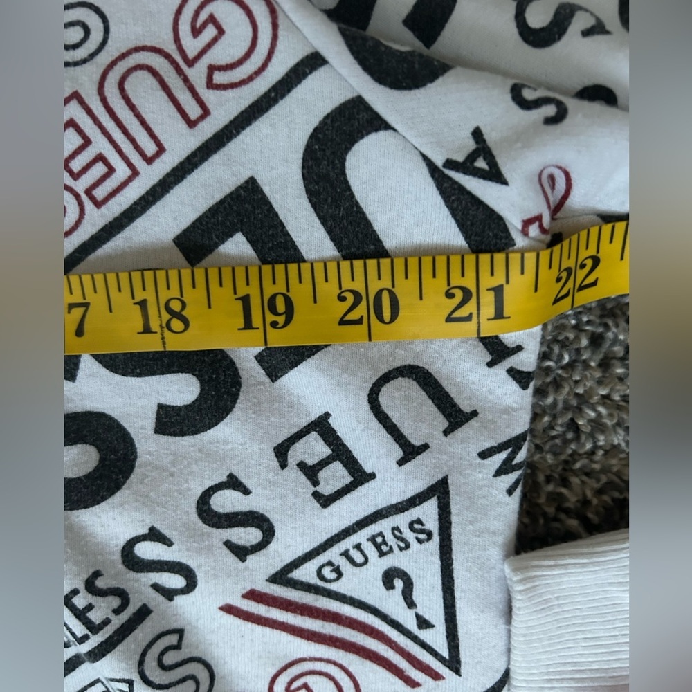 GUESS White Graphic Men's Crewneck Sweatshirt size medium - Picture 3 of 5